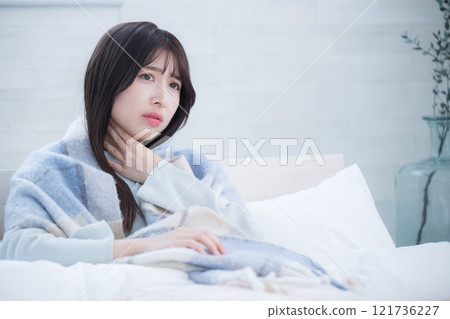 Sore throat due to cold 121736227