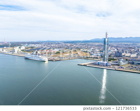 Port Tower Selion and Akita Port (Akita City, Akita Prefecture) 121736533