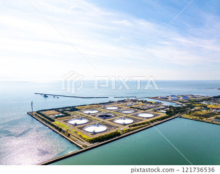 Oil storage base on the Oga Peninsula (Oga City, Akita Prefecture) Oil storage base on the Oga Peninsula (Oga City, Akita Prefecture) 121736536