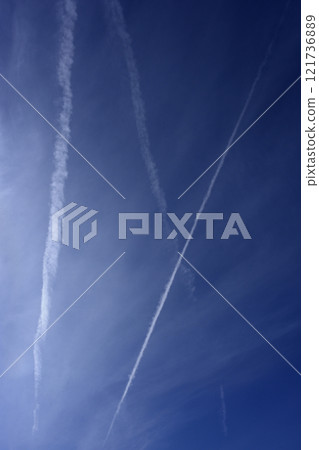 藍天有幾條軌跡 藍天有幾條軌跡 121736889