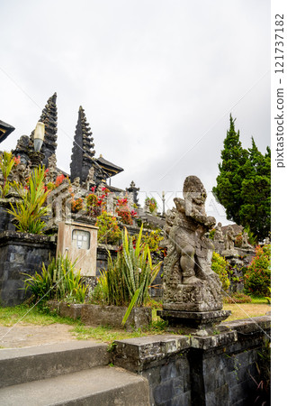 Innijiao島 - 2024年10月22日:Bushaji Temple Complex,Agong Bushaji Temple。蓋島上最重要的印度寺廟。 Innijiao島 - 2024年10月22日:Bushaji Temple Complex,Agong Bushaji Temple。蓋島上最重要的印度寺廟。 121737182