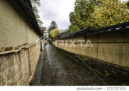 Kanazawa Nagamachi Samurai Residence Ruins in late autumn Kanazawa Nagamachi Samurai Residence Ruins in late autumn 121737333
