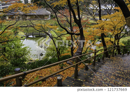 金澤城堡Tamsenin Maru花園裡的秋葉 金澤城堡Tamsenin Maru花園裡的秋葉 121737669