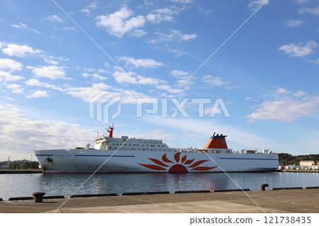 Sunflower Daisetsu anchored at Oarai Port, Ibaraki 121738435
