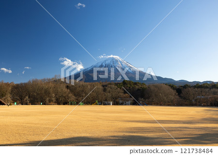 從鳴澤村看到的富士山 121738484
