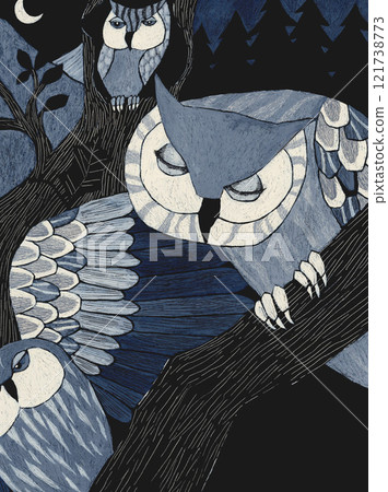 新月之夜森林裡一隻角鴞的水彩插圖 121738773