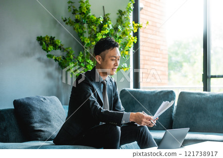 Portrait Portrait 121738917