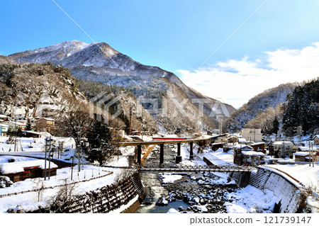 Himekawa Onsen (near the confluence of the Himekawa River and the Otokoro River), overlooking the area around Hiraiwa Station (Otari Village, Nagano Prefecture) [2024.12] 121739147