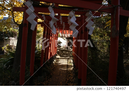 I walked around the local shrine. I walked around the local shrine. 121740497