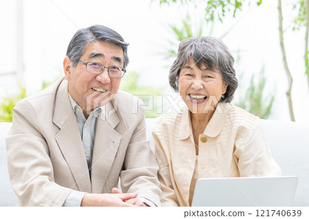 Senior couple, old age 121740639