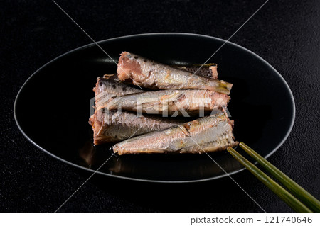 油沙丁魚 121740646