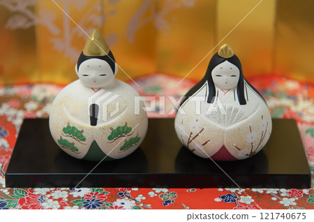 Hinamatsuri - Image of a Hina doll and a gold folding screen Hinamatsuri - Image of a Hina doll and a gold folding screen 121740675