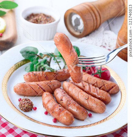 Coarse ground wiener sausage 121740813