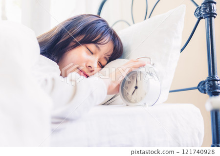 Woman sleeping soundly 121740928