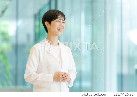 白色的一位小姐 白色的一位小姐 121742555