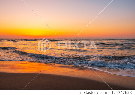 The sea at dusk 121742638