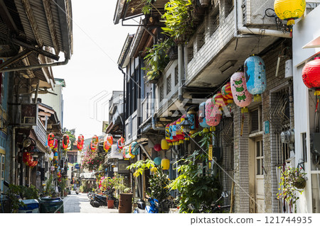 The old building view of Shennong Street in Tainan, Taiwan, has become a hub of culture creation and art distribution in recent years. The old building view of Shennong Street in Tainan, Taiwan, has become a hub of culture creation and art distribution in recent years. 121744935