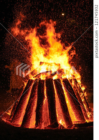 Ise Shrine Geku New Year's Eve Visit 121745932