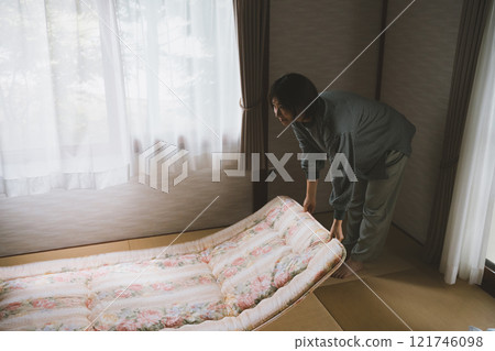 早上把被褥收起來 121746098