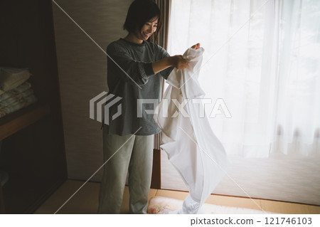 Tidy up your futon in the morning Tidy up your futon in the morning 121746103