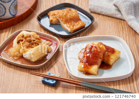 擺好年糕菜餚 121746740