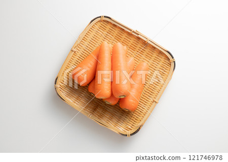 胡蘿蔔白背景影棚拍攝 121746978