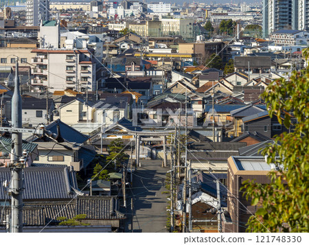 A densely populated residential area in Kashiwara City where the torii gate of Takuhikotakuhime Shrine stands A densely populated residential area in Kashiwara City where the torii gate of Takuhikotakuhime Shrine stands 121748330