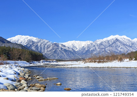 信濃大町山景:冬季北阿爾卑斯立山連峰 信濃大町山景:冬季北阿爾卑斯立山連峰 121749354
