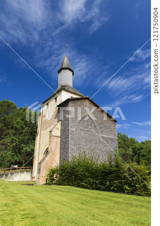 Clocher porche de Mimizan, UNESCO site, Camino de Santiago, New Aquitaine, France 121750904