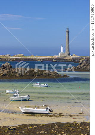 Virgin Island Lighthouse (Phare de Lile Vierge), Plouguerneau, Finistere, Brittany, France Virgin Island Lighthouse (Phare de Lile Vierge), Plouguerneau, Finistere, Brittany, France 121750909