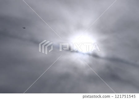 Yokohama cityscape in Japan, airplanes passing by... 5 years of COVID... Towards a new era (images of mystery, creation, etc.) = December 30th 121751545