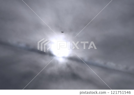 Yokohama cityscape in Japan, airplanes passing by... 5 years of COVID... Towards a new era (images of mystery, creation, etc.) = December 30th 121751546