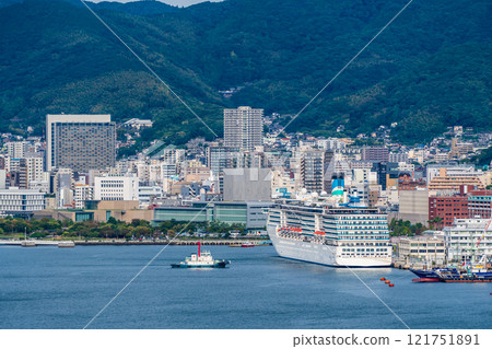 長崎港客船（Adora Mediterranea）從女神大橋出發【長崎市】 121751891