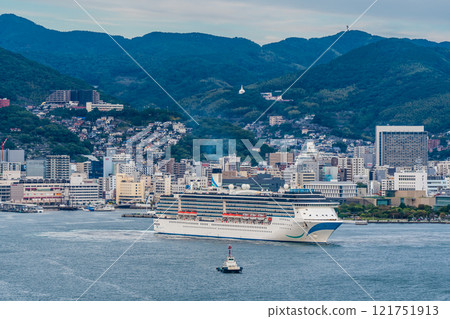 長崎港客船（Adora Mediterranea）從女神大橋出發【長崎市】 121751913