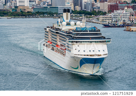 長崎港客船(Adora Mediterranea)從女神大橋出發【長崎市】 長崎港客船(Adora Mediterranea)從女神大橋出發【長崎市】 121751929