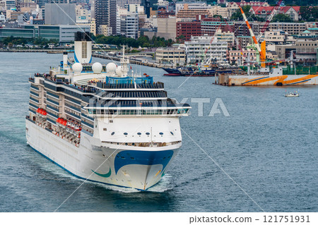 長崎港客船(Adora Mediterranea)從女神大橋出發【長崎市】 長崎港客船(Adora Mediterranea)從女神大橋出發【長崎市】 121751931