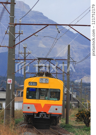Sangi Railway 101 series train (formerly Seibu 401 series) running with the quarry of Mt. Fujiwara in the background_Photo taken on 13 December 2024 121752179