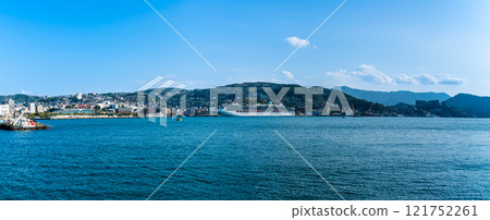 長崎港客船出發(Adora Mediterranea)對岸全景【長崎市】 長崎港客船出發(Adora Mediterranea)對岸全景【長崎市】 121752261