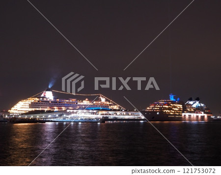 Kanagawa Prefecture, Night view of Osanbashi Pier and passenger ships, December 121753072