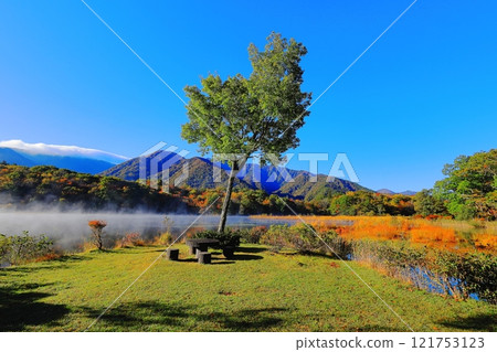 秋季觀音沼森林公園 福島縣 南會津區 下鄉町 秋季觀音沼森林公園 福島縣 南會津區 下鄉町 121753123