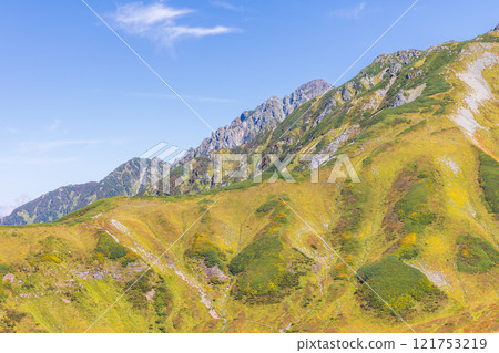 Autumn in the Tateyama Kurobe Alpine Route: Autumn leaves at Murododaira, Mount Tsurugi and Mount Tsurugi 121753219
