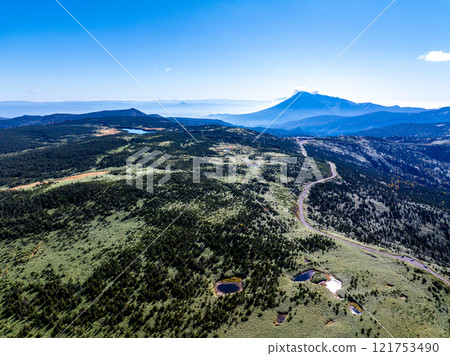 秋季八幡平阿斯皮特線和鏡沼（秋田縣仙北市） 121753490