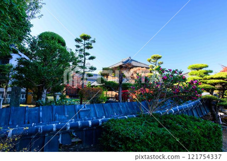 與明亮的秋光相映襯的秋季日本庭園風景「舊細川禦部住宅」竹燈在熊本市限量發售 與明亮的秋光相映襯的秋季日本庭園風景「舊細川禦部住宅」竹燈在熊本市限量發售 121754337