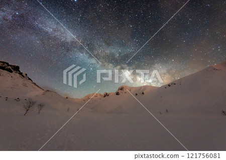 The Milky Way over Mt. Tokachi 121756081