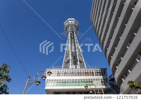 位於大阪新世界中心的展望塔通天閣（2024年12月拍攝） 121757016
