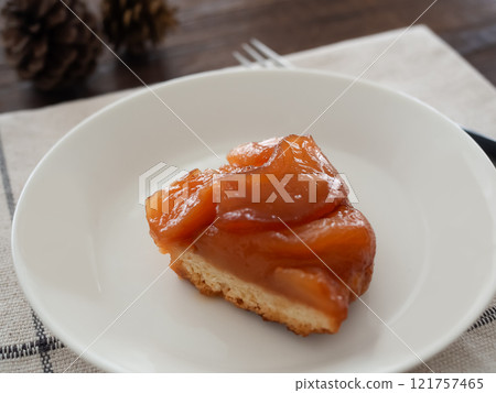 sliced tarte tatin sliced tarte tatin 121757465