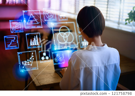 室內拍攝的女性肖像 121758798