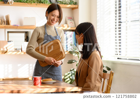 Cafe clerk 121758802