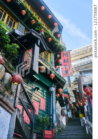 Taiwan's Jiufen: Retro buildings decorated with lanterns and a historic streetscape Taiwan's Jiufen: Retro buildings decorated with lanterns and a historic streetscape 121759867