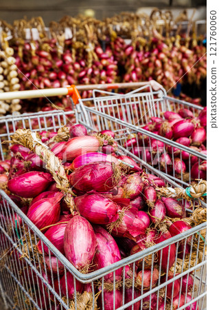 Tropea city, red onion Tropea city, red onion 121760060